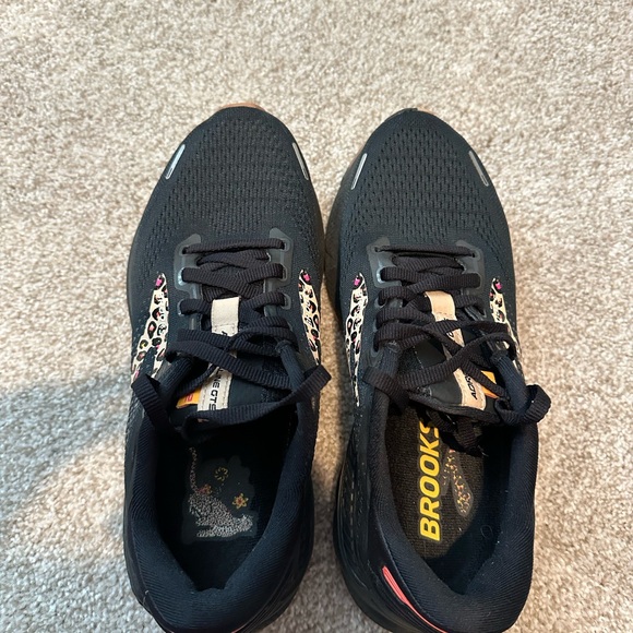 Brooks Adrenaline GTS 22 Womens Running Shoes Cheetah Limited Edition Sz: 7 B - Picture 5 of 10